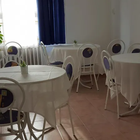 Matyas Panzio Oda ve Kahvaltı Segedin